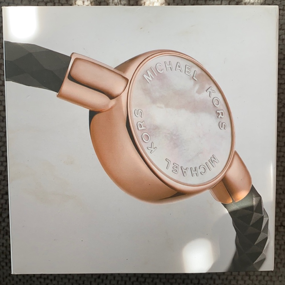 Michael Kors Access